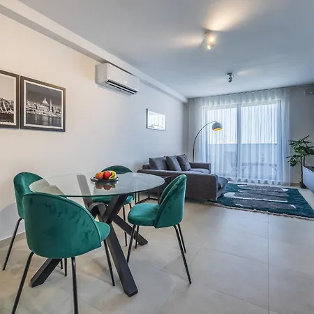 Sunlit Serenity Modern With Views * Msida