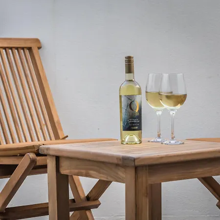 Sunlit Serenity Modern With Views Apartament *