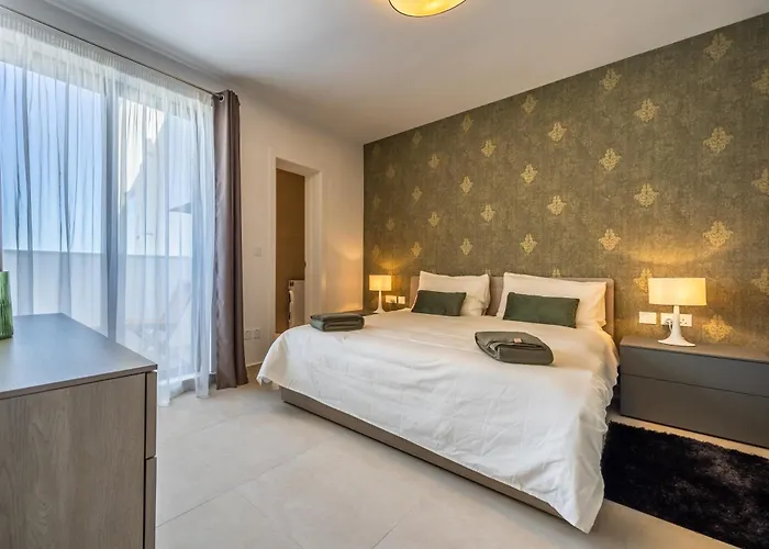 Apartament Sunlit Serenity Modern With Views