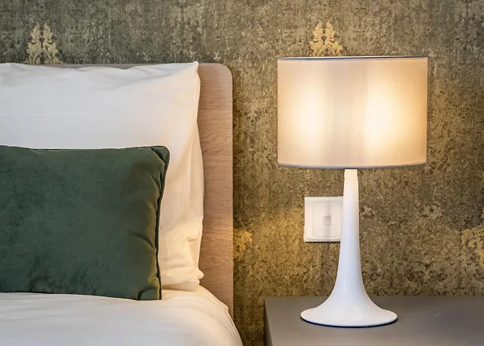 Sunlit Serenity Modern With Views